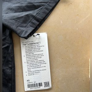 Black lululemon Fundamental T-shirt XS